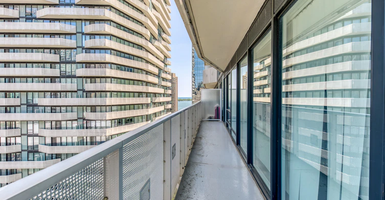 2004-100 Harbour Street, Toronto, ON, M5J 1B7 - 24