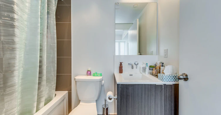 2004-100 Harbour Street, Toronto, ON, M5J 1B7 - 12