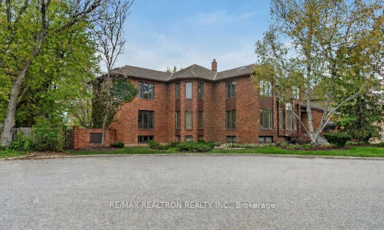 15 Sunforest Court