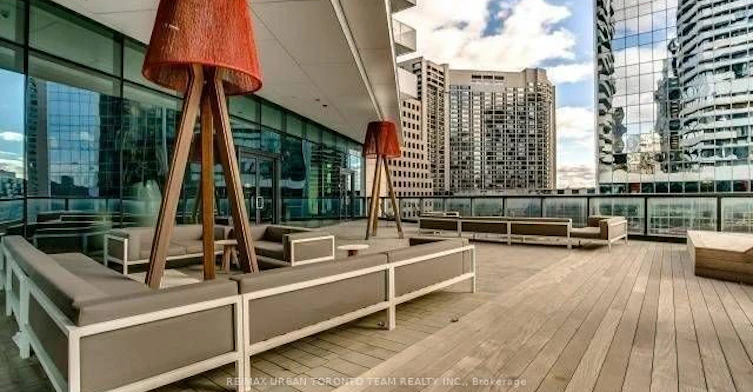 2402-100 Harbour Street, Toronto, ON, M5J 0B5 - 17