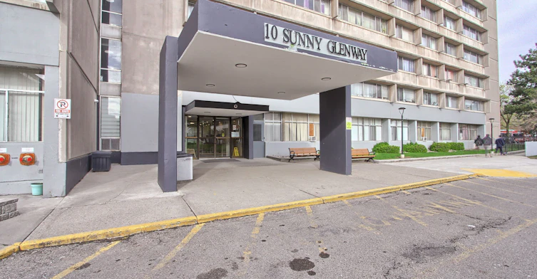 909-10 Sunny Glen Way, Toronto, ON, M3C 2Z3 - 4