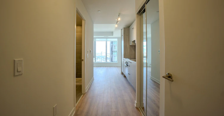 2109-1 Quarrington Lane, Toronto, ON, M3C 0S4 - 2