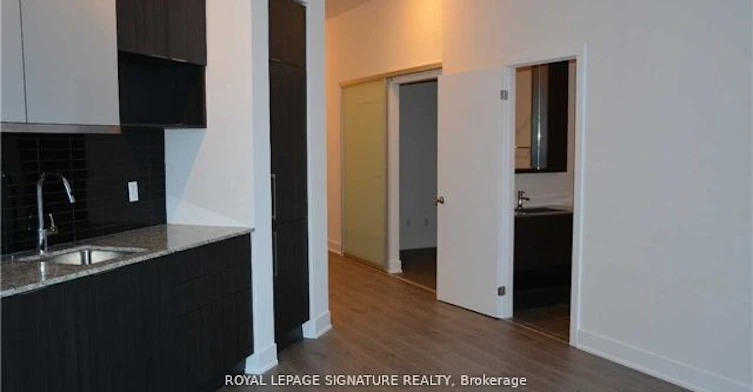 101-99 The Donway N/A W, Toronto, ON, M3C 0N8 - 3