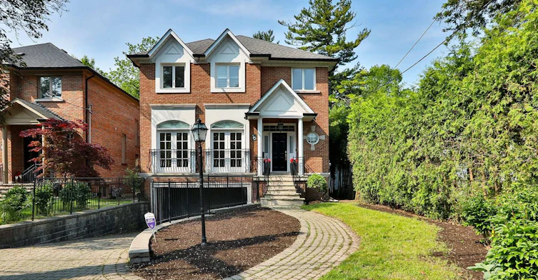 38 Gwendolen Crescent, Toronto, ON, M2N 2L7