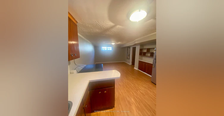 26 Cavotti Crescent, Toronto, ON, M3H 4V1 - 2