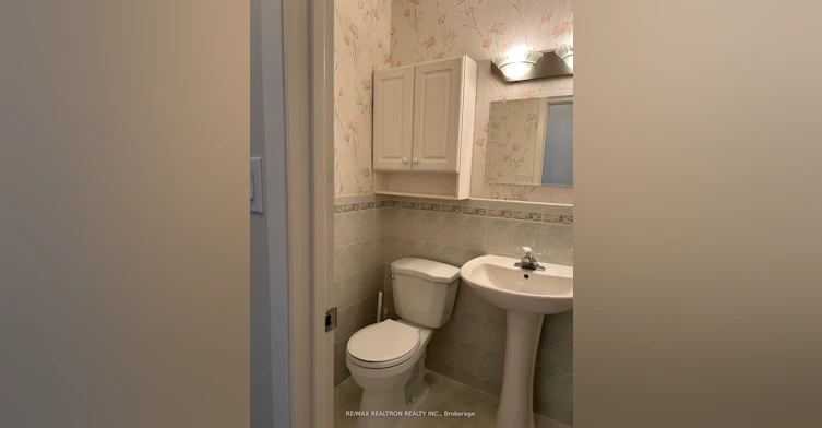 22 Tanjoe Crescent, Toronto, ON, M2M 1P7 - 5