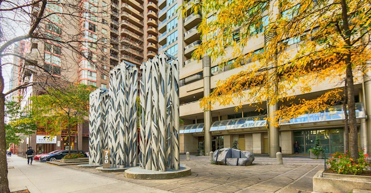2506-750 Bay Street, Toronto, ON, M5G 1N6 - 10