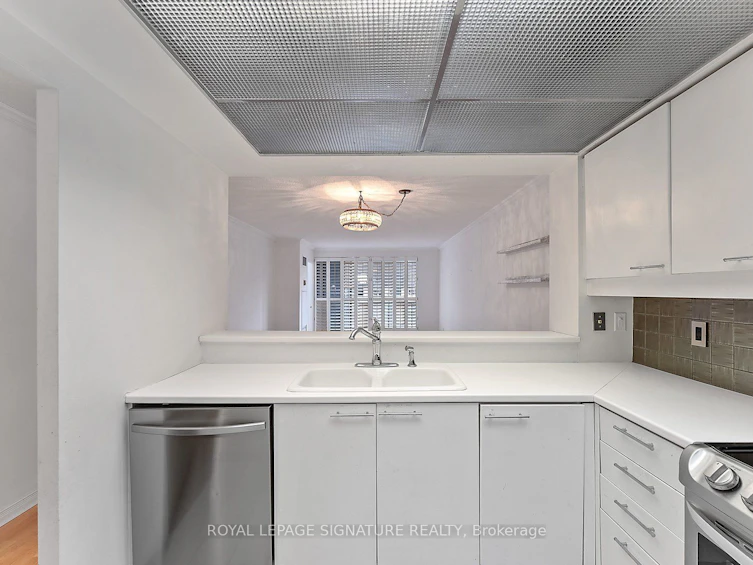 206-18 Hollywood Avenue, Toronto, ON, M2N 6P5 - 5
