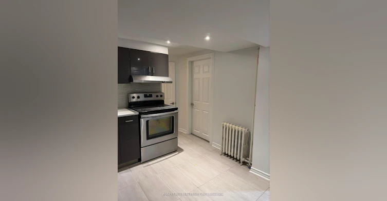Lower-67 Brunswick Avenue, Toronto, ON, M5S 2L8 - 16