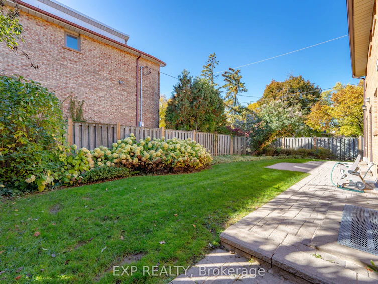 18 Whitman Street, Toronto, ON, M2M 3H8 - 7