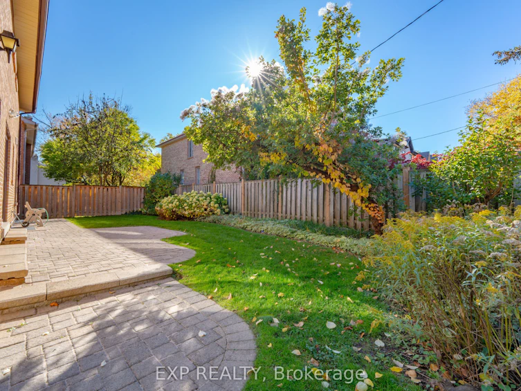 18 Whitman Street, Toronto, ON, M2M 3H8 - 10