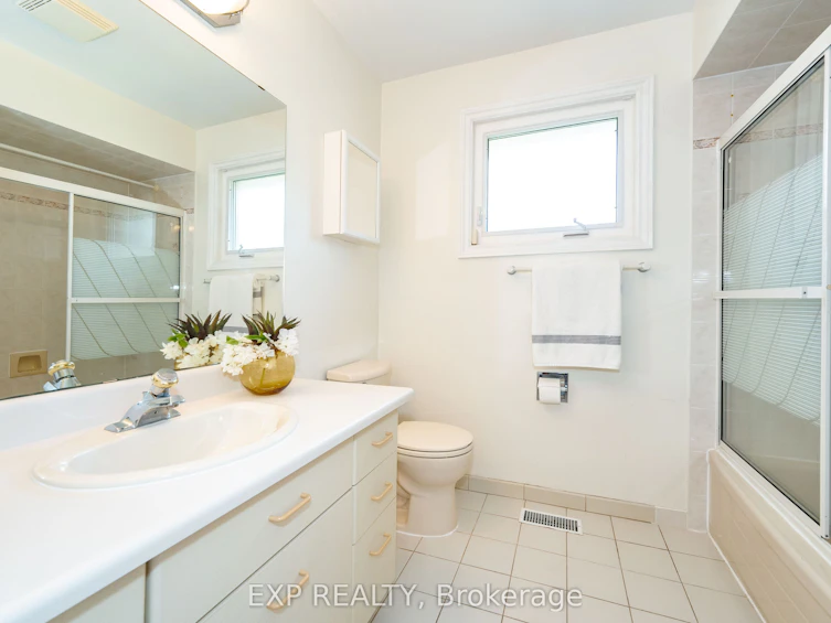 18 Whitman Street, Toronto, ON, M2M 3H8 - 38