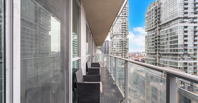 1907-126 Simcoe Street, Toronto, ON, M5H 4E6 - 32