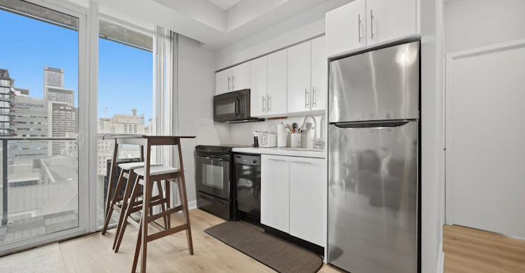 1907-126 Simcoe Street, Toronto, ON, M5H 4E6 - 17