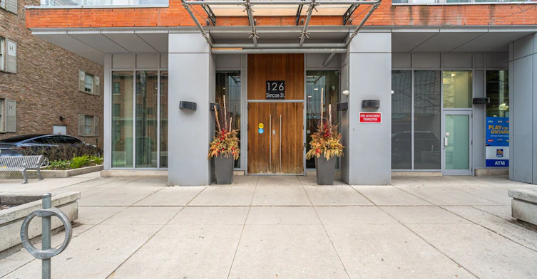 1907-126 Simcoe Street, Toronto, ON, M5H 4E6 - 2