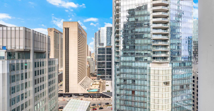 1907-126 Simcoe Street, Toronto, ON, M5H 4E6 - 37