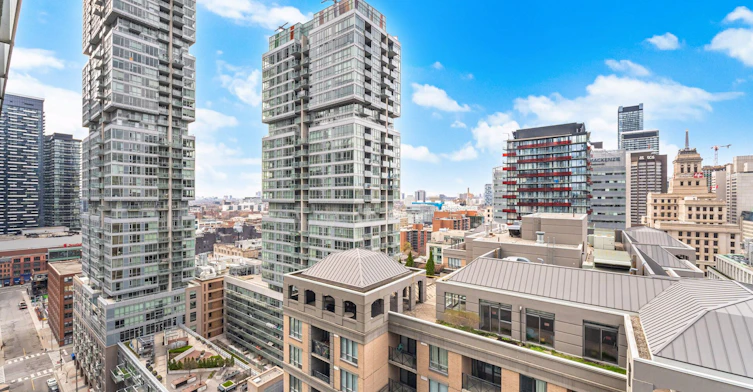 1907-126 Simcoe Street, Toronto, ON, M5H 4E6 - 34