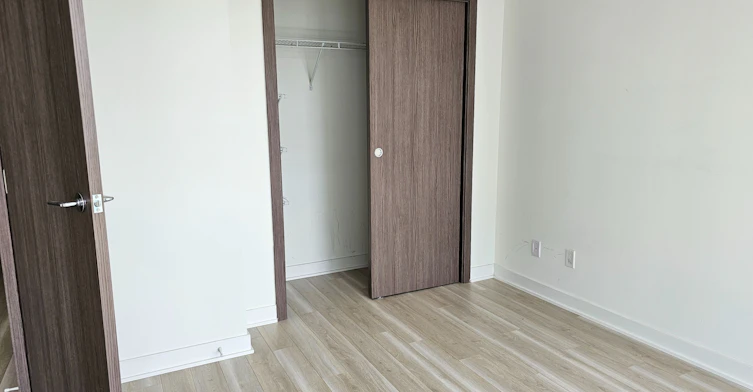 2901-19 Bathurst Street, Toronto, ON, M5V 0N2 - 3