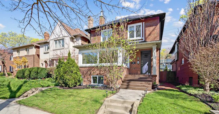 96 Whitehall Road, Toronto, ON, M4W 2C7