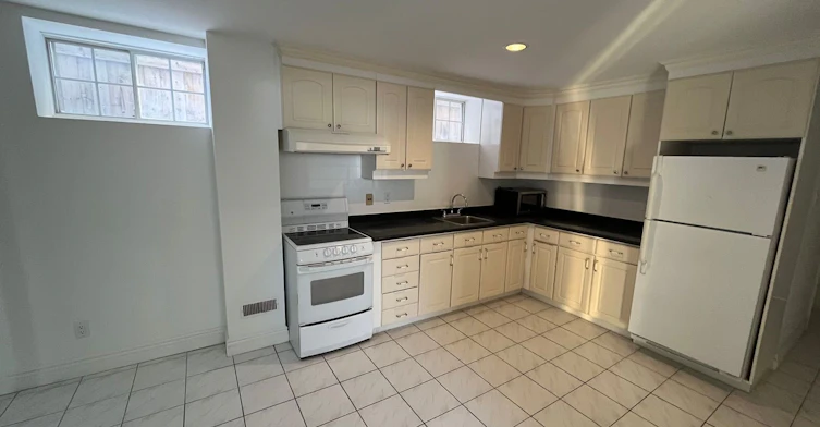 298 Mckee Avenue, Toronto, ON, M2N 4E3 - 4
