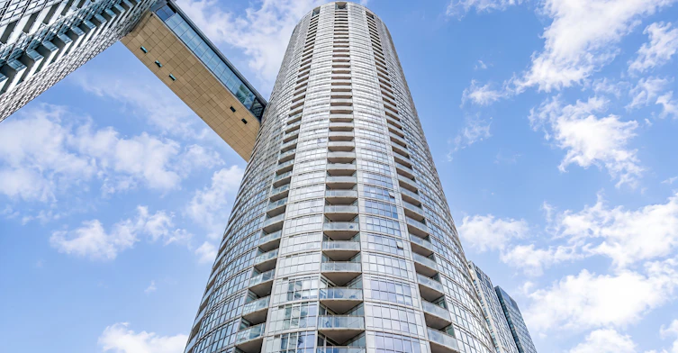 4815-21 Iceboat Terrace, Toronto, ON, M5V 4A9