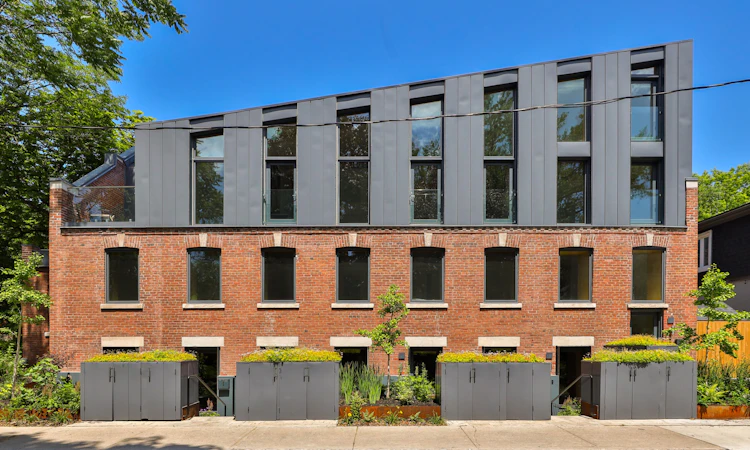 PH 2-225 Brunswick Avenue