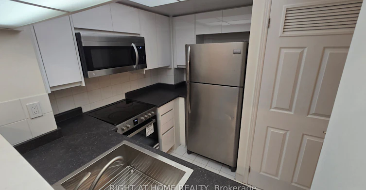 311-7 Broadway Avenue, Toronto, ON, M4P 3C5 - 2