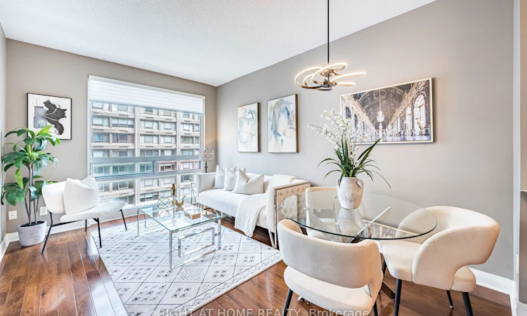 1106-1121 Bay Street