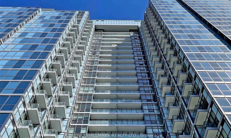 1210-210 Simcoe Street E