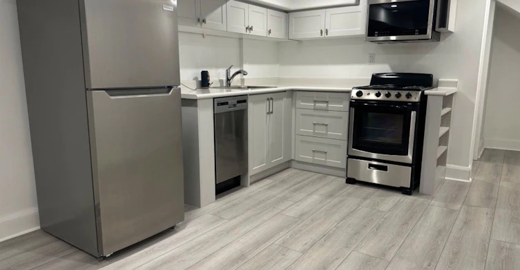Bsmt-1208 College Street, Toronto, ON, M6H 1B9