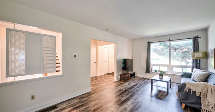50 Axsmith Crescent, Toronto, ON, M2J 3K3 - 6