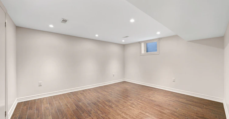 493 Winnette Avenue, Toronto, ON, M6C 3M6 - 14