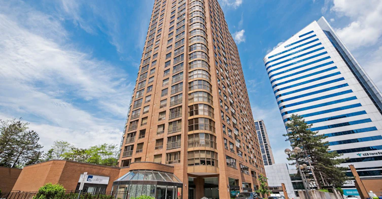 #1709-100 Upper Madison Avenue, Toronto, ON, M2N 6M4