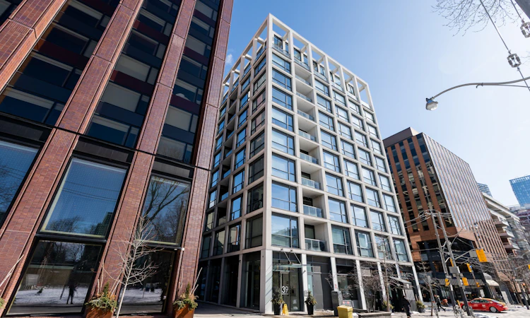 206-39 Brant Street