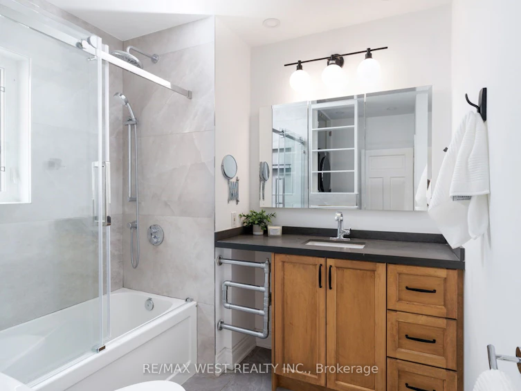 311 St Clair Avenue E, Toronto, ON, M4T 1P3 - 30