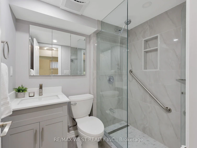 311 St Clair Avenue E, Toronto, ON, M4T 1P3 - 35