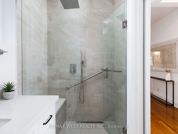 311 St Clair Avenue E, Toronto, ON, M4T 1P3 - 16