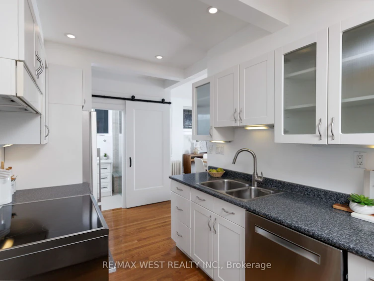311 St Clair Avenue E, Toronto, ON, M4T 1P3 - 13