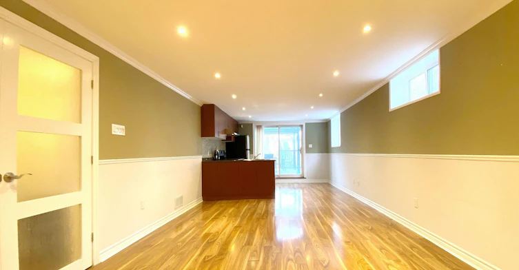 Lower-76 Clansman Boulevard, Toronto, ON, M2H 1X8 - 4