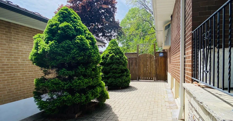 Lower-76 Clansman Boulevard, Toronto, ON, M2H 1X8 - 20