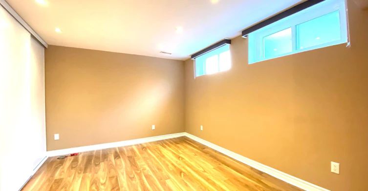 Lower-76 Clansman Boulevard, Toronto, ON, M2H 1X8 - 11