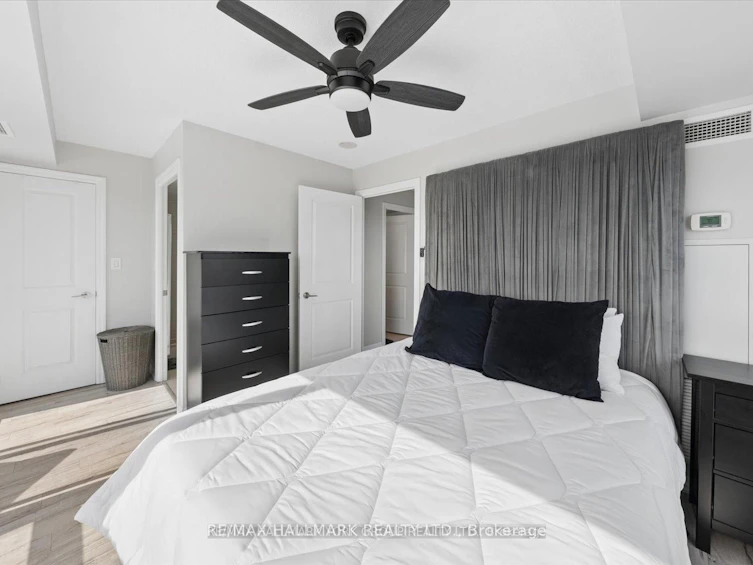 906-30 Herons Hill Way, Toronto, ON, M2J 0A7 - 26