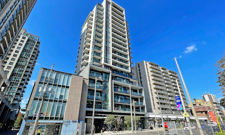 907-1486 Bathurst Street