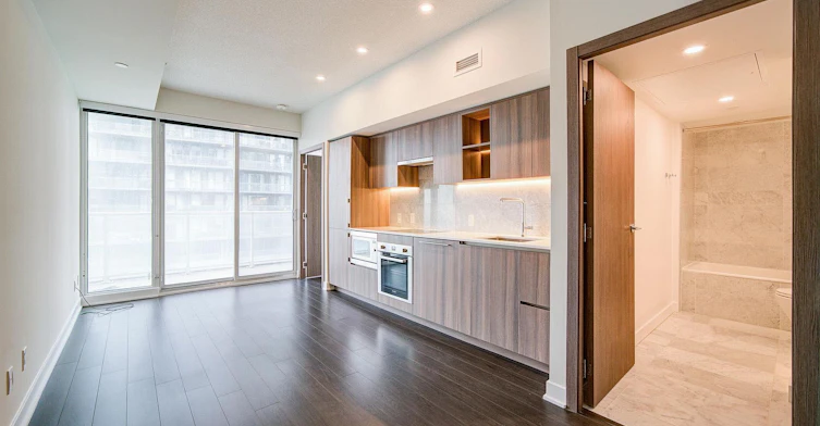 2102-19 Bathurst Street, Toronto, ON, M5V 0N2 - 3