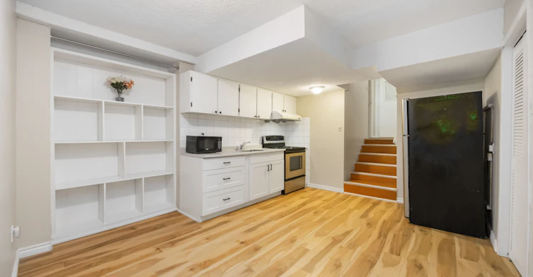 Bsmt-133 Shawnee Circle, Toronto, ON, M2H 2Y3 - 6