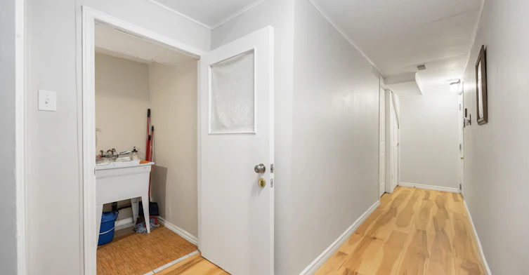 Bsmt-133 Shawnee Circle, Toronto, ON, M2H 2Y3 - 5