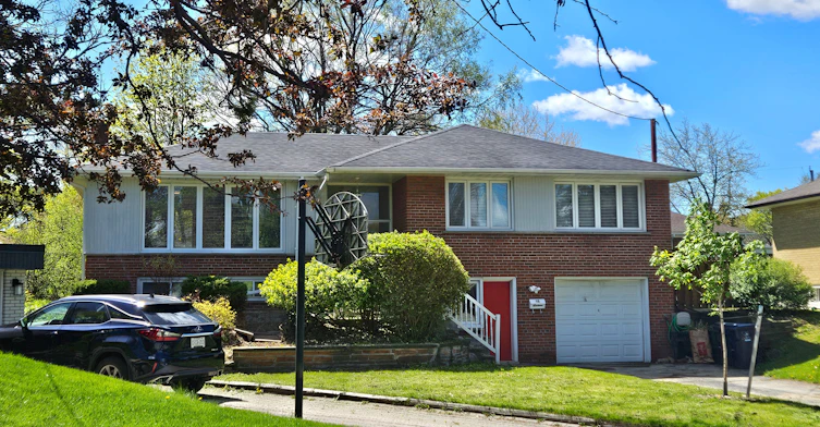 16 Donewen Court, Toronto, ON, M4A 1P8 - 2