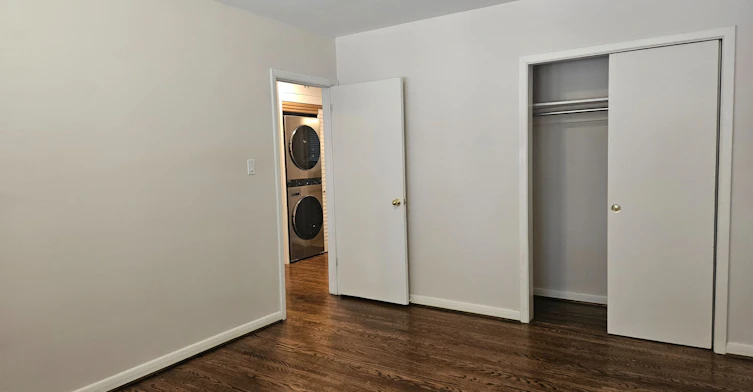 16 Donewen Court, Toronto, ON, M4A 1P8 - 24