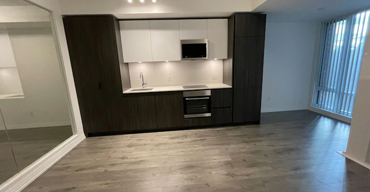 701-8 Widmer Street E, Toronto, ON, M5V 2E7 - 9