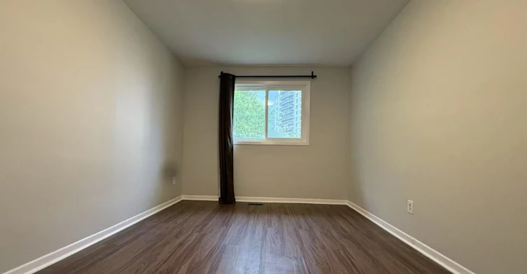 2 Axsmith Crescent, Toronto, ON, M2J 3K3 - 5